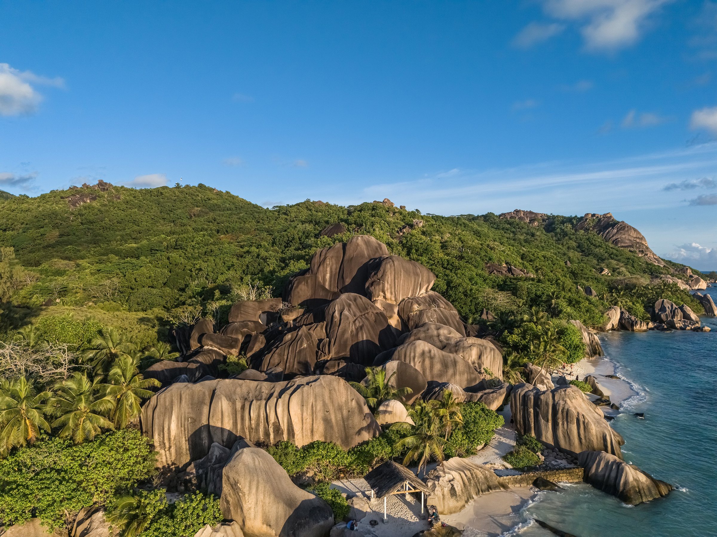 Žulové pobřeží ostrova La Digue